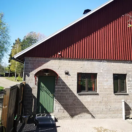 Kaikulan Tila, Uusi Saunallinen Huoneisto Vanhassa Navetassa * Kouvola